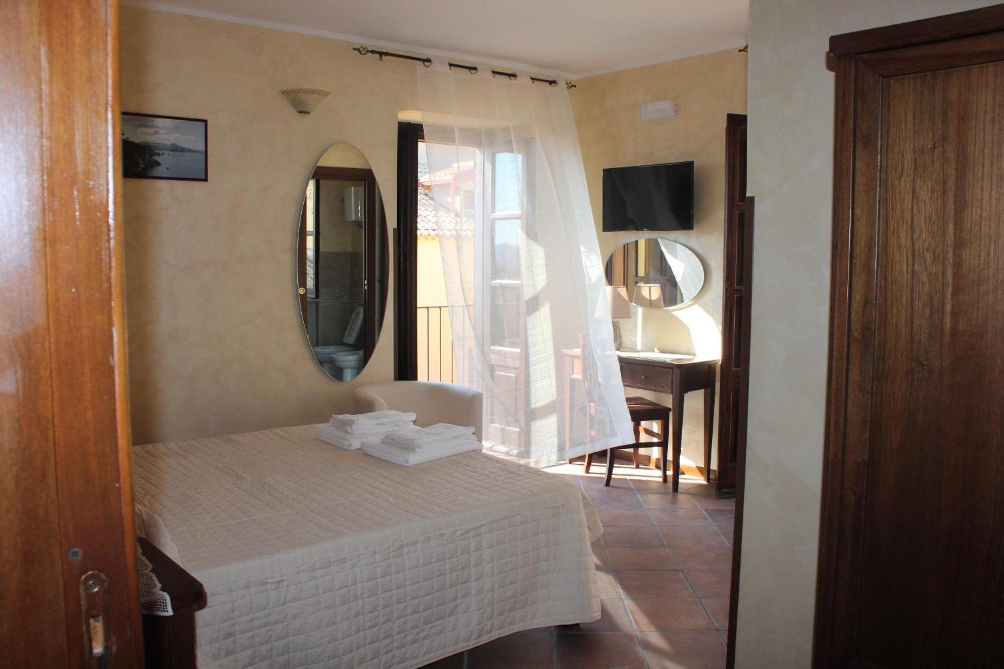 B&B Rivellini Тропеа Екстериор снимка